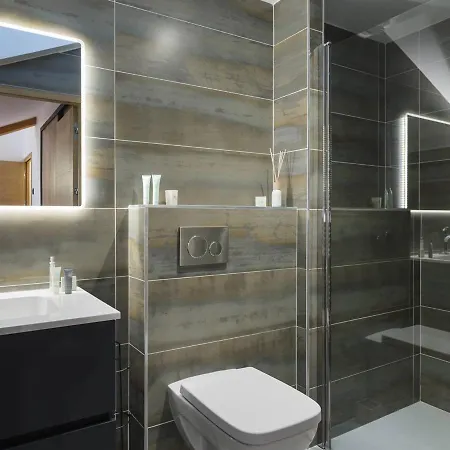 Appartement 1650 - 9 Pers. - Skis Aux Pieds Avec Parking Et Equipements Modernes - Fr-1-631-140 Courchevel